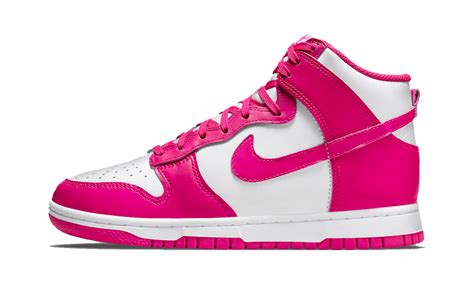 pink nike high tops women.